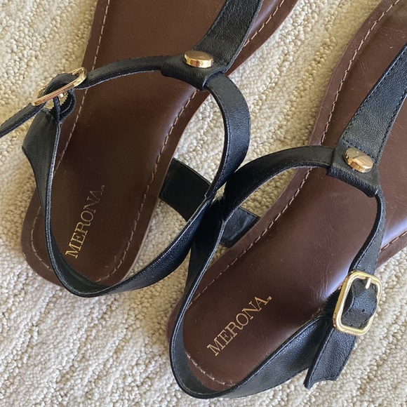 Merona T Strap Thong Sandals - Picture 6 of 10